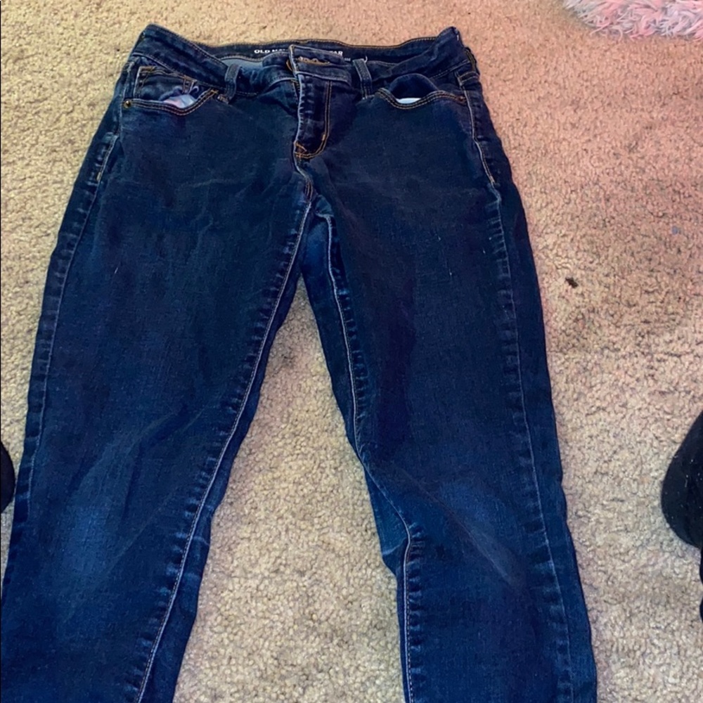 Of navy skinny jeans